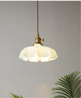Nordic Bloom Glass Pendant – Lampada a sospensione minimalista in vetro con motivo floreale color crema