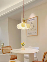 Nordic Bloom Glass Pendant – Lampada a sospensione minimalista in vetro con motivo floreale color crema