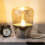 AuroraGlow – Nordische Designer LED Tischlampe aus Glas-Leuchtezauber