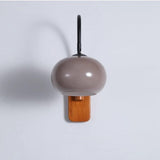 Drehbare Wandleuchte aus Bauhaus-Glas in Khaki mit Holzoberfläche-Leuchtezauber