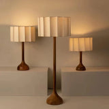 Wabi Sabi Holz-Stehlampe – Minimalistische LED Standlampe