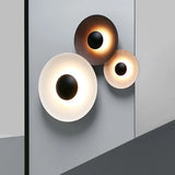 NordicGlow – Moderne Runde LED Wandleuchte im Nordischen Holzdesign
