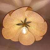 LumaFlora Petal Light – Stoff-Pendelleuchte mit farbigen Blütenblättern