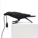 Glücksvogel Tischleuchte aus Kunstharz – Moderne LED Design Tischlampe | Dekorative Ambienteleuchte | Stilvolle Nachttischlampe