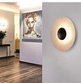 NordicGlow – Moderne Runde LED Wandleuchte im Nordischen Holzdesign