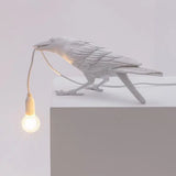 Glücksvogel Tischleuchte aus Kunstharz – Moderne LED Design Tischlampe | Dekorative Ambienteleuchte | Stilvolle Nachttischlampe