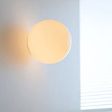 LumoSphere Weiße Glas-Kugel LED Wandleuchte