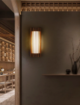 “ZenAura Wabi-Sabi Wandleuchte” – Japanische Retro-Walnuss LED Wandlampe